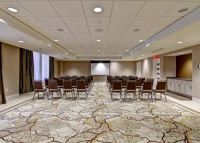 Hampton Inn And Suites Cincinnati - Downtown